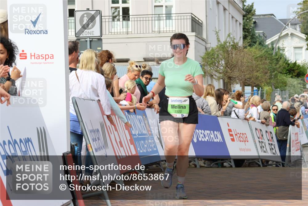 31.08.2025 - 21. Blankeneser Heldenlauf Strokosch-Dieckow http://msf.ph/oto/8653867 31.08.2025 11:07:01 Ziel 3377, 3322, 3404 meine-sportfotos.de