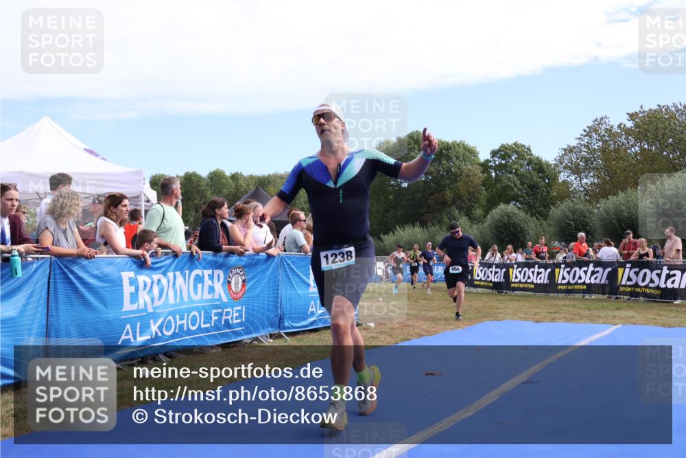 31.08.2025 - Elbe Triathlon Hamburg Strokosch-Dieckow http://msf.ph/oto/8653868 31.08.2025 11:29:07 Ziel 536, 657, 805, 958, 1238 meine-sportfotos.de