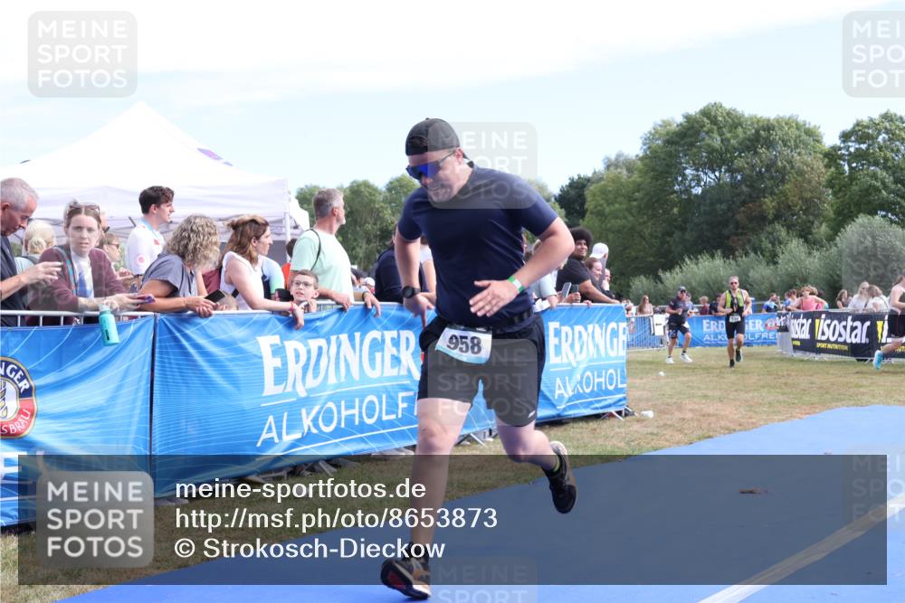31.08.2025 - Elbe Triathlon Hamburg Strokosch-Dieckow http://msf.ph/oto/8653873 31.08.2025 11:29:09 Ziel 536, 805, 958, 1238 meine-sportfotos.de
