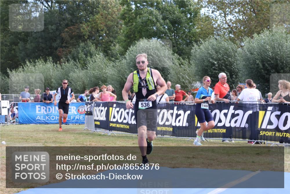 31.08.2025 - Elbe Triathlon Hamburg Strokosch-Dieckow http://msf.ph/oto/8653876 31.08.2025 11:29:13 Ziel 536, 747, 958 meine-sportfotos.de