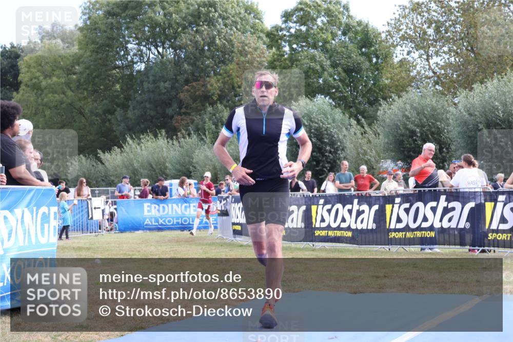 31.08.2025 - Elbe Triathlon Hamburg Strokosch-Dieckow http://msf.ph/oto/8653890 31.08.2025 11:29:20 Ziel 536, 747, 893 meine-sportfotos.de