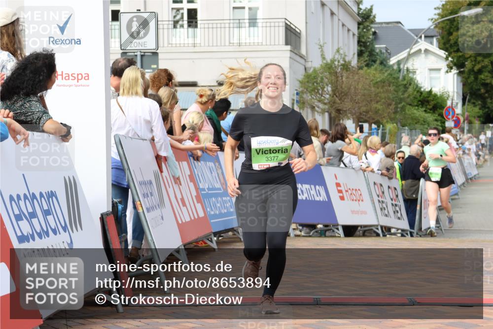 31.08.2025 - 21. Blankeneser Heldenlauf Strokosch-Dieckow http://msf.ph/oto/8653894 31.08.2025 11:06:57 Ziel 3377, 3322, 3246 meine-sportfotos.de