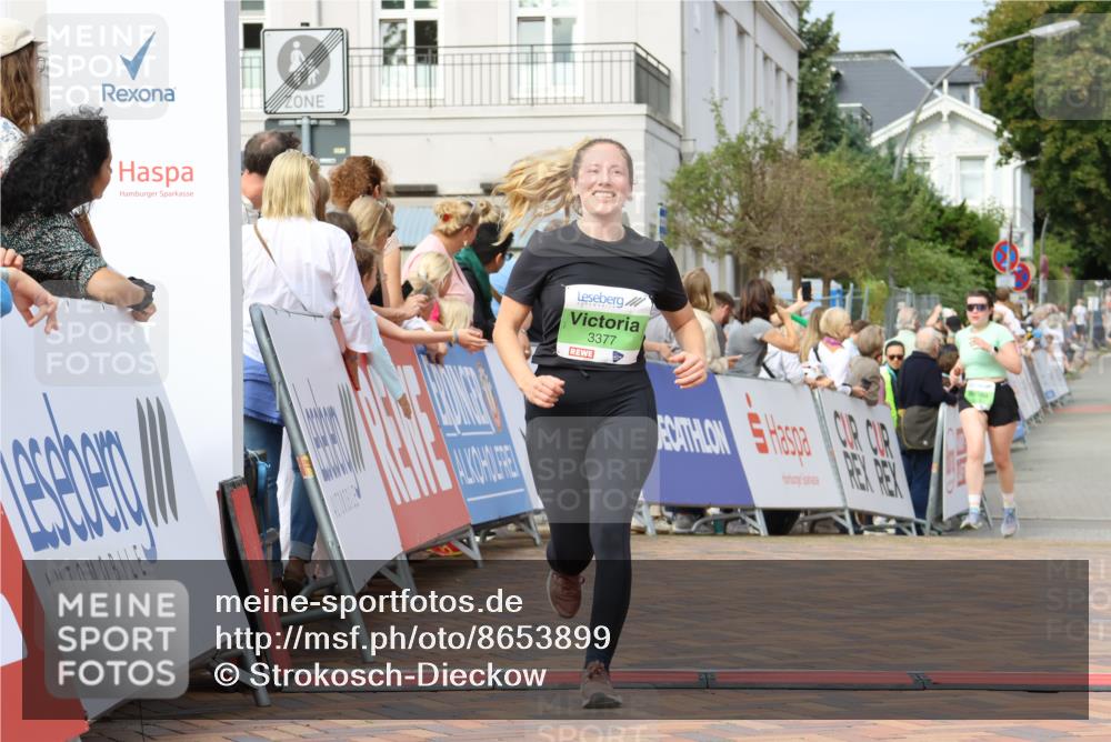 31.08.2025 - 21. Blankeneser Heldenlauf Strokosch-Dieckow http://msf.ph/oto/8653899 31.08.2025 11:06:57 Ziel 3377, 3322, 3246 meine-sportfotos.de