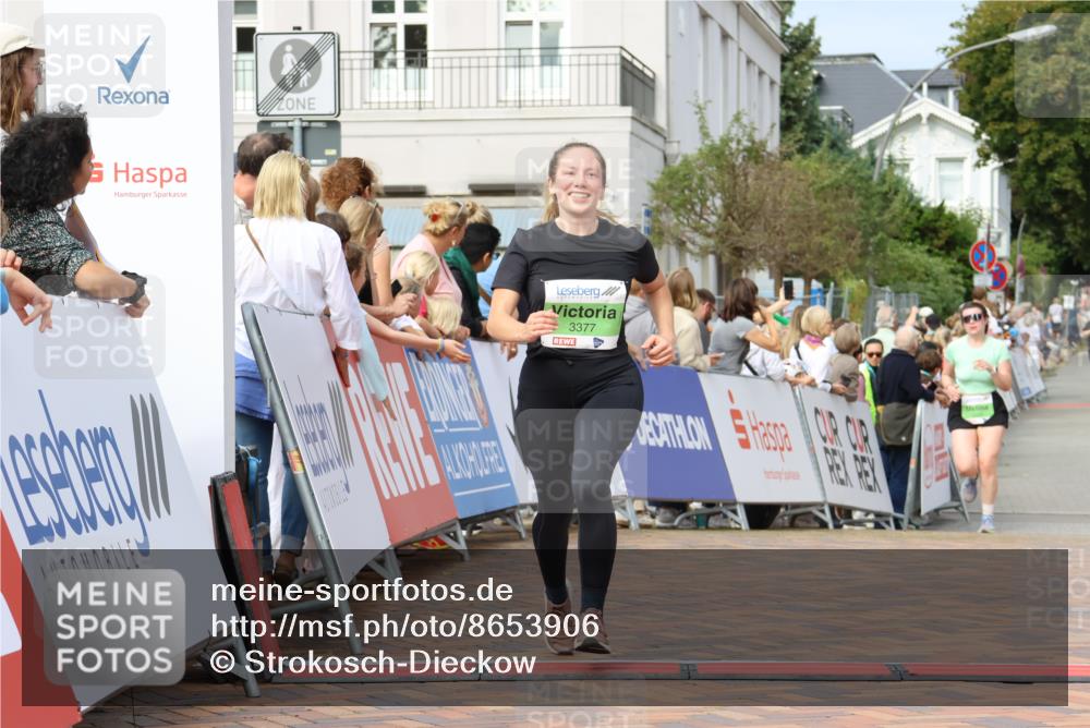31.08.2025 - 21. Blankeneser Heldenlauf Strokosch-Dieckow http://msf.ph/oto/8653906 31.08.2025 11:06:57 Ziel 3377, 3322, 3246 meine-sportfotos.de