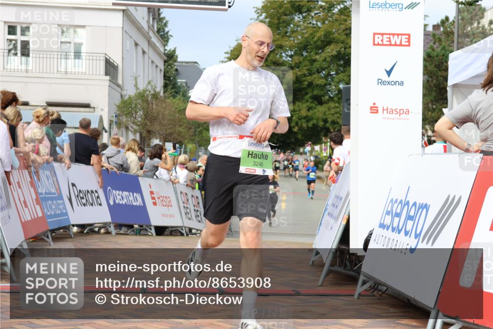 31.08.2025 - 21. Blankeneser Heldenlauf Strokosch-Dieckow http://msf.ph/oto/8653908 31.08.2025 11:06:50 Ziel 3261, 3246 meine-sportfotos.de