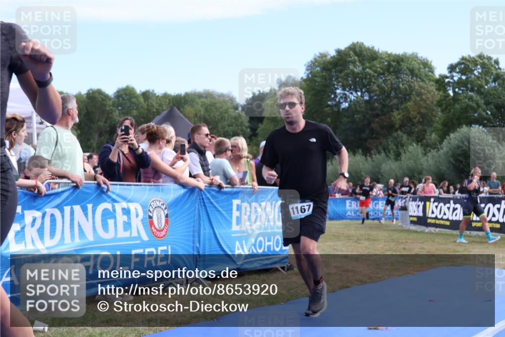 31.08.2025 - Elbe Triathlon Hamburg Strokosch-Dieckow http://msf.ph/oto/8653920 31.08.2025 11:29:34 Ziel 648, 835, 1167, 1221 meine-sportfotos.de