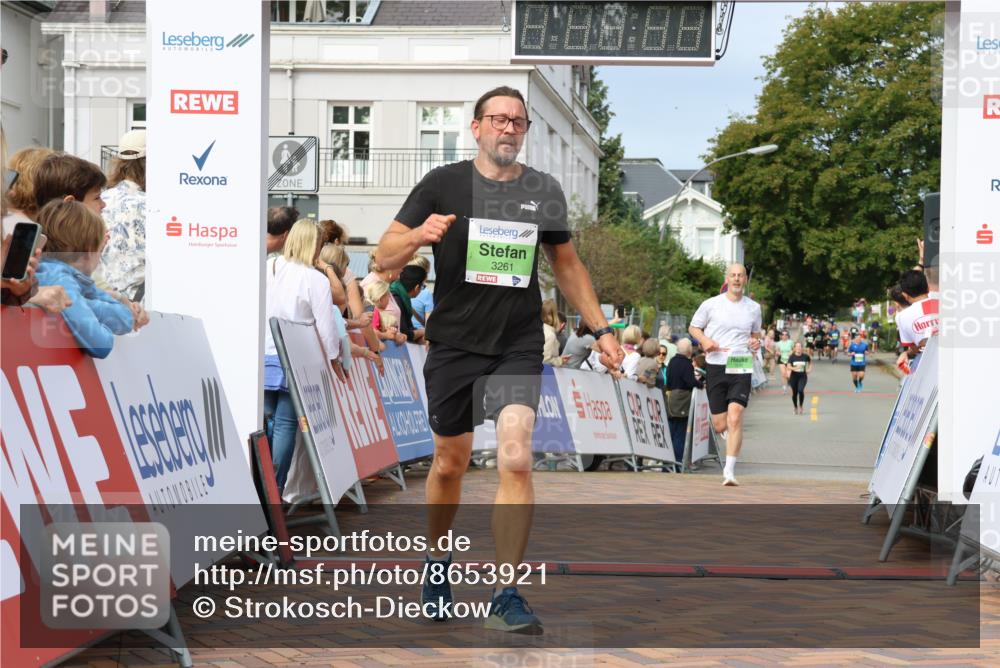 31.08.2025 - 21. Blankeneser Heldenlauf Strokosch-Dieckow http://msf.ph/oto/8653921 31.08.2025 11:06:47 Ziel 3423, 3173, 3261, 3246 meine-sportfotos.de
