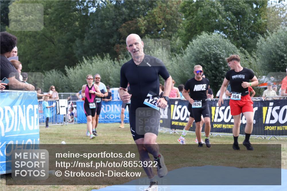 31.08.2025 - Elbe Triathlon Hamburg Strokosch-Dieckow http://msf.ph/oto/8653922 31.08.2025 11:29:40 Ziel 954, 1026, 1102, 1221 meine-sportfotos.de