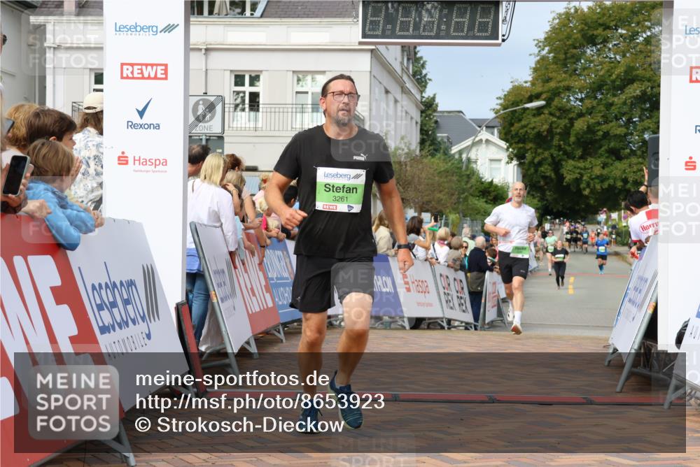 31.08.2025 - 21. Blankeneser Heldenlauf Strokosch-Dieckow http://msf.ph/oto/8653923 31.08.2025 11:06:47 Ziel 3423, 3173, 3261, 3246 meine-sportfotos.de