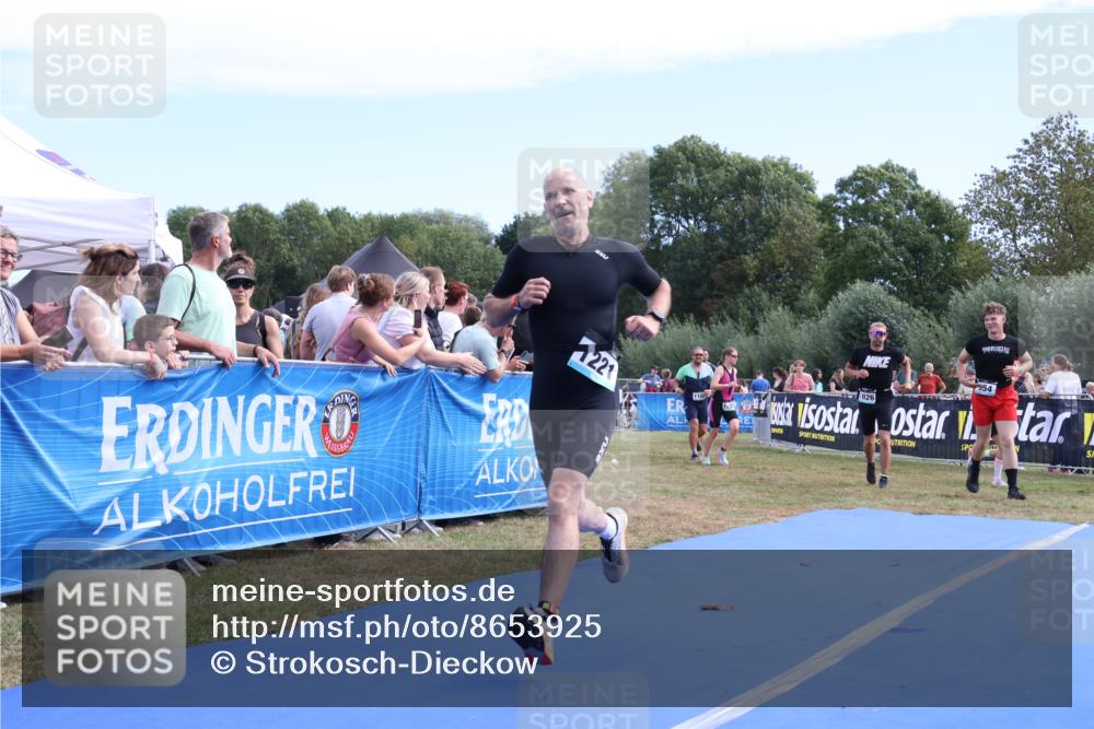 31.08.2025 - Elbe Triathlon Hamburg Strokosch-Dieckow http://msf.ph/oto/8653925 31.08.2025 11:29:41 Ziel 954, 1026, 1102, 1221, 1224 meine-sportfotos.de