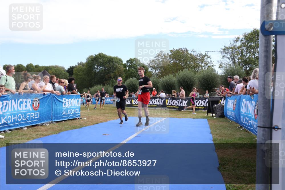31.08.2025 - Elbe Triathlon Hamburg Strokosch-Dieckow http://msf.ph/oto/8653927 31.08.2025 11:29:43 Ziel 954, 1026, 1102, 1221, 1224 meine-sportfotos.de
