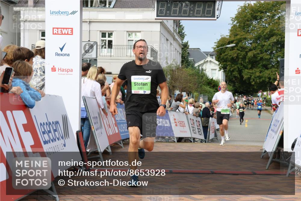 31.08.2025 - 21. Blankeneser Heldenlauf Strokosch-Dieckow http://msf.ph/oto/8653928 31.08.2025 11:06:47 Ziel 3423, 3173, 3261, 3246 meine-sportfotos.de