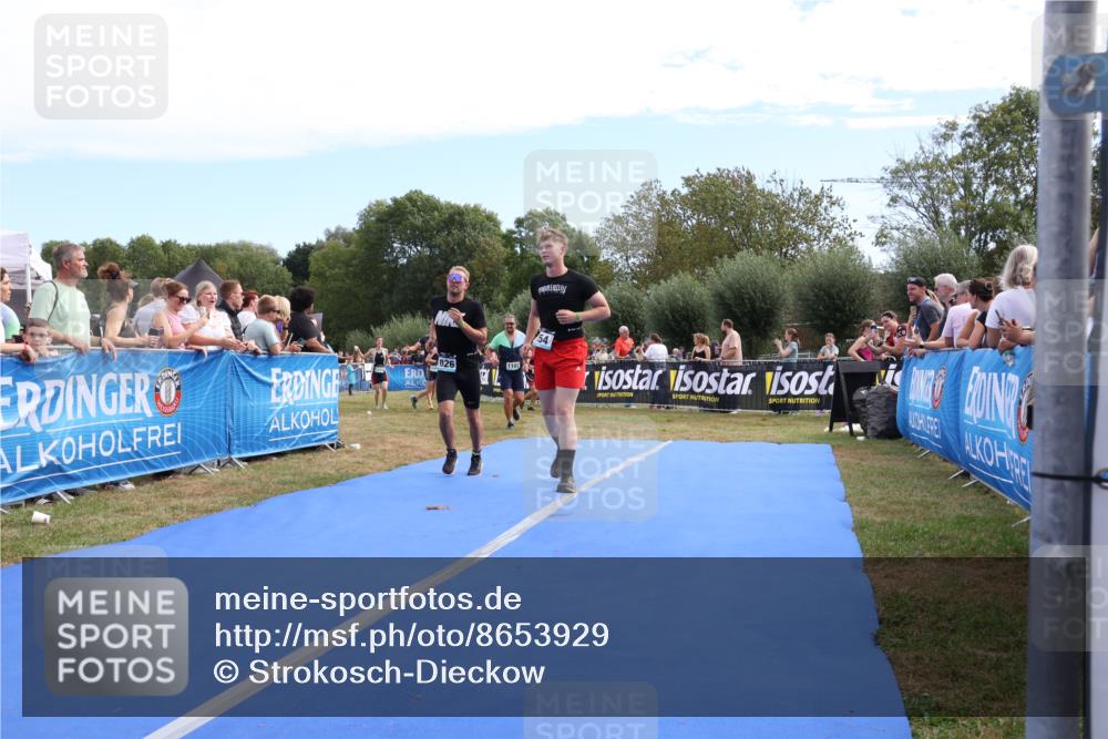 31.08.2025 - Elbe Triathlon Hamburg Strokosch-Dieckow http://msf.ph/oto/8653929 31.08.2025 11:29:44 Ziel 954, 1026, 1102, 1221, 1224 meine-sportfotos.de