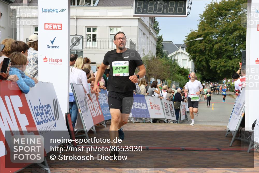 31.08.2025 - 21. Blankeneser Heldenlauf Strokosch-Dieckow http://msf.ph/oto/8653930 31.08.2025 11:06:47 Ziel 3423, 3173, 3261, 3246 meine-sportfotos.de