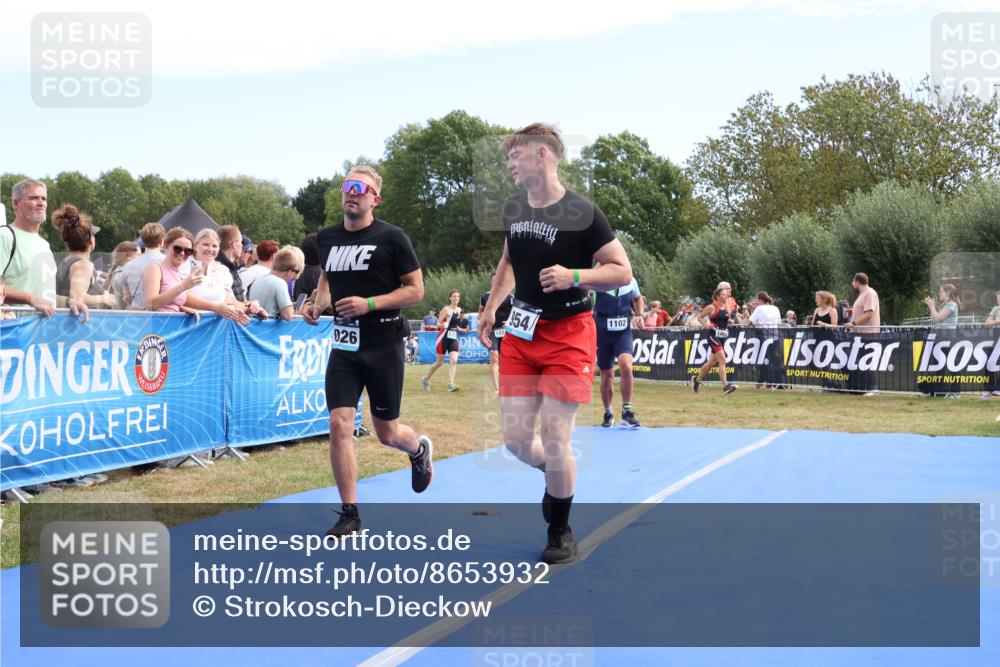 31.08.2025 - Elbe Triathlon Hamburg Strokosch-Dieckow http://msf.ph/oto/8653932 31.08.2025 11:29:45 Ziel 954, 1026, 1102, 1221, 1224 meine-sportfotos.de