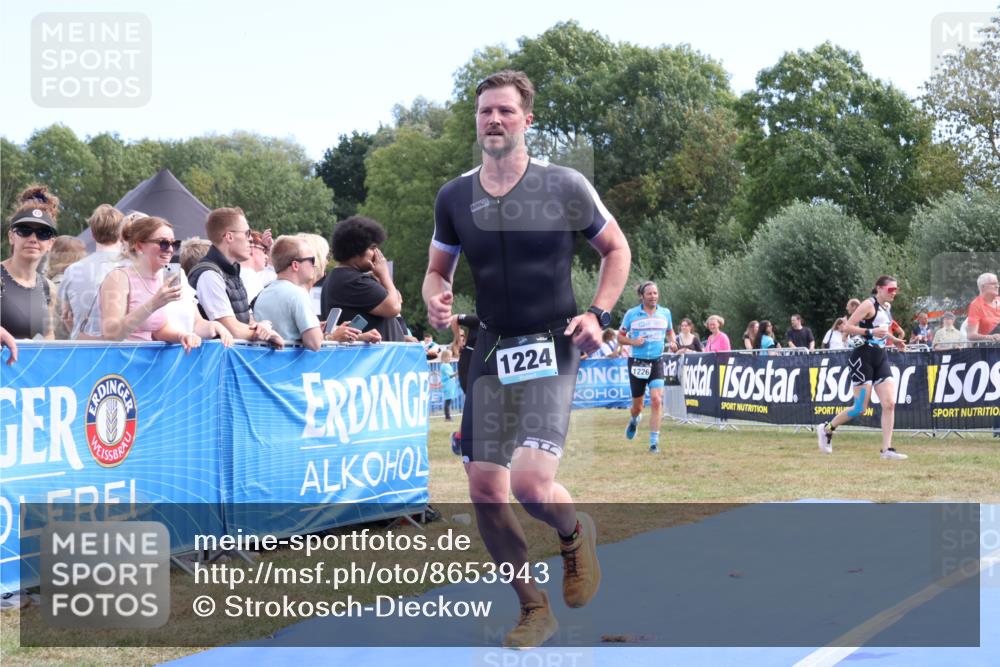 31.08.2025 - Elbe Triathlon Hamburg Strokosch-Dieckow http://msf.ph/oto/8653943 31.08.2025 11:29:50 Ziel 954, 1026, 1102, 1224, 1226 meine-sportfotos.de