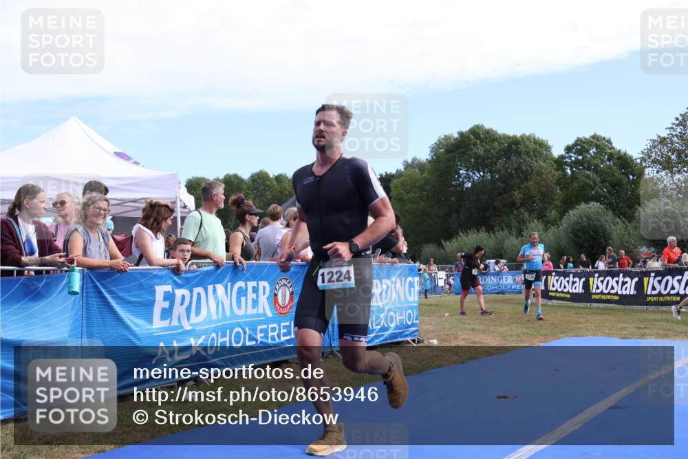 31.08.2025 - Elbe Triathlon Hamburg Strokosch-Dieckow http://msf.ph/oto/8653946 31.08.2025 11:29:50 Ziel 954, 1026, 1102, 1224, 1226 meine-sportfotos.de