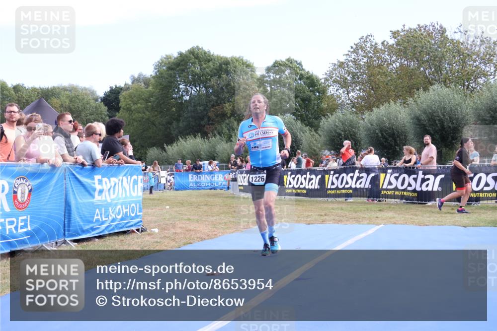 31.08.2025 - Elbe Triathlon Hamburg Strokosch-Dieckow http://msf.ph/oto/8653954 31.08.2025 11:29:54 Ziel 502, 941, 1224, 1226 meine-sportfotos.de