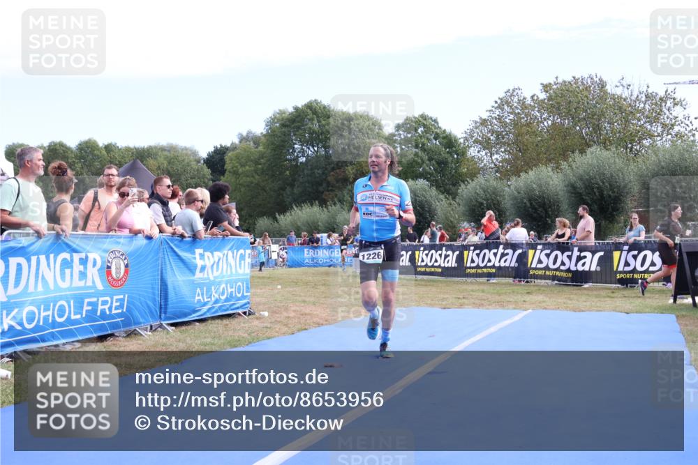31.08.2025 - Elbe Triathlon Hamburg Strokosch-Dieckow http://msf.ph/oto/8653956 31.08.2025 11:29:54 Ziel 502, 941, 1224, 1226 meine-sportfotos.de