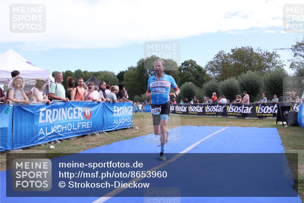 31.08.2025 - Elbe Triathlon Hamburg Strokosch-Dieckow http://msf.ph/oto/8653960 31.08.2025 11:29:55 Ziel 502, 941, 1224, 1226 meine-sportfotos.de
