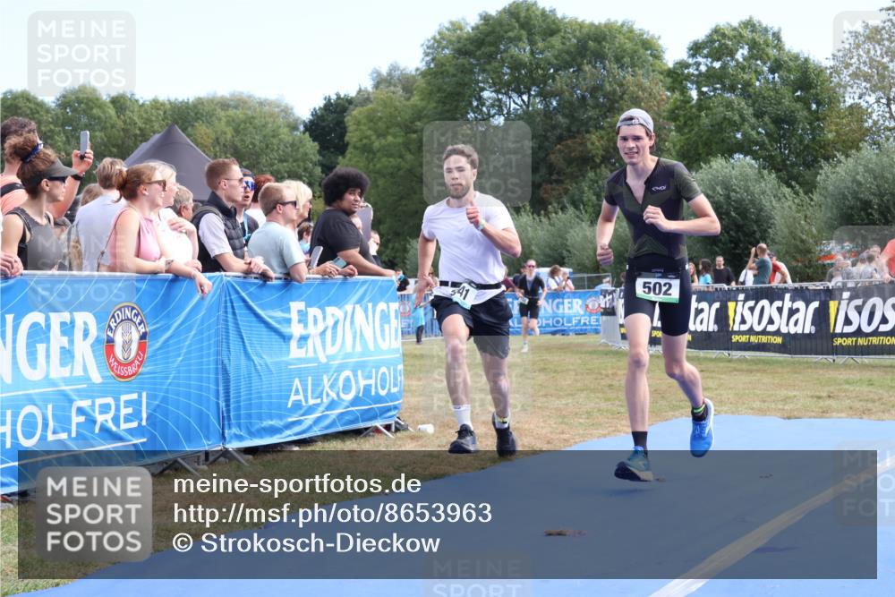 31.08.2025 - Elbe Triathlon Hamburg Strokosch-Dieckow http://msf.ph/oto/8653963 31.08.2025 11:30:01 Ziel 502, 840, 941 meine-sportfotos.de