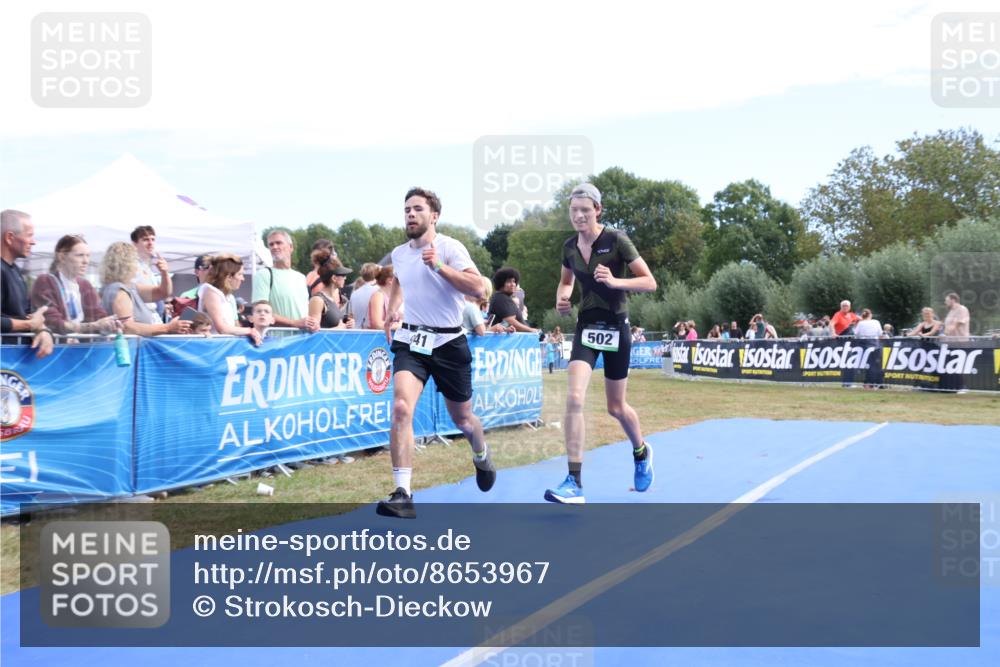 31.08.2025 - Elbe Triathlon Hamburg Strokosch-Dieckow http://msf.ph/oto/8653967 31.08.2025 11:30:02 Ziel 502, 840, 941 meine-sportfotos.de