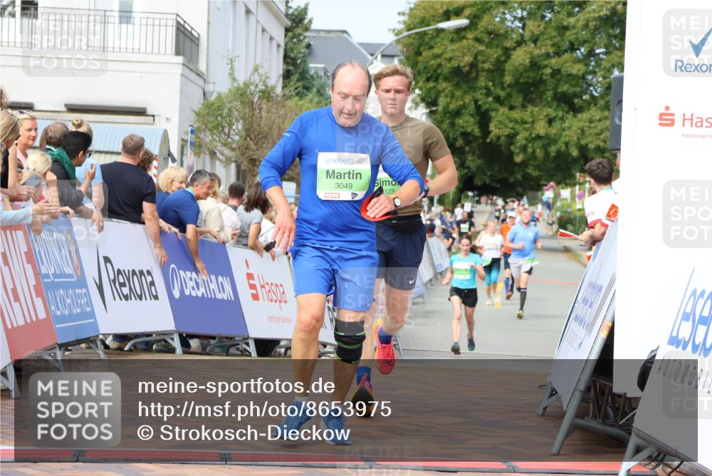 31.08.2025 - 21. Blankeneser Heldenlauf Strokosch-Dieckow http://msf.ph/oto/8653975 31.08.2025 11:06:28 Ziel 3089, 3565, 3049, 3375 meine-sportfotos.de