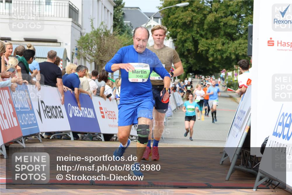 31.08.2025 - 21. Blankeneser Heldenlauf Strokosch-Dieckow http://msf.ph/oto/8653980 31.08.2025 11:06:28 Ziel 3089, 3565, 3049, 3375 meine-sportfotos.de
