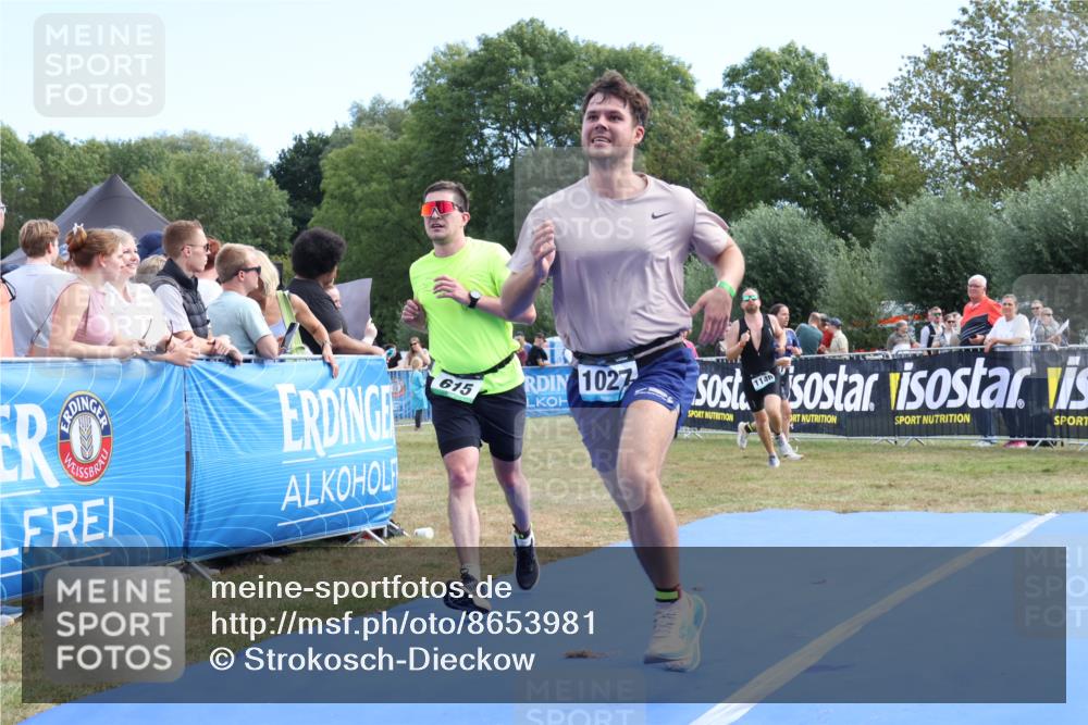 31.08.2025 - Elbe Triathlon Hamburg Strokosch-Dieckow http://msf.ph/oto/8653981 31.08.2025 11:30:24 Ziel 612, 615, 1027, 1146, 1169 meine-sportfotos.de
