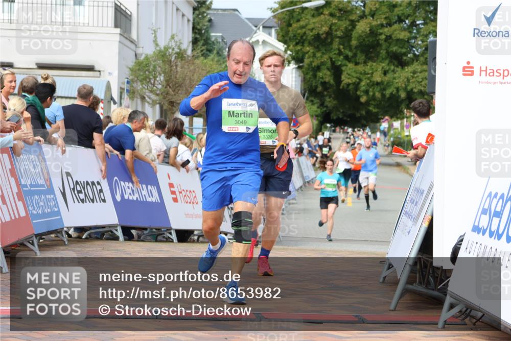 31.08.2025 - 21. Blankeneser Heldenlauf Strokosch-Dieckow http://msf.ph/oto/8653982 31.08.2025 11:06:28 Ziel 3089, 3565, 3049, 3375 meine-sportfotos.de