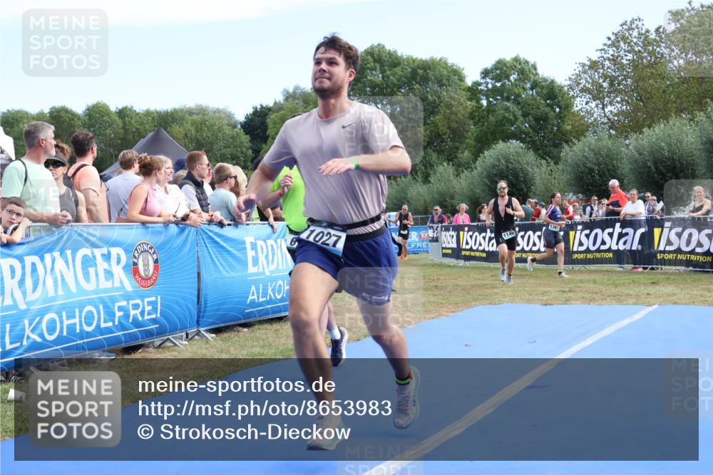 31.08.2025 - Elbe Triathlon Hamburg Strokosch-Dieckow http://msf.ph/oto/8653983 31.08.2025 11:30:24 Ziel 612, 615, 1027, 1146, 1169 meine-sportfotos.de