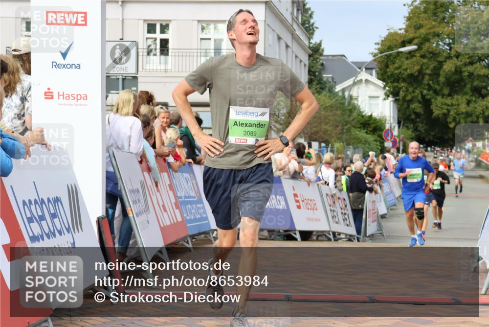 31.08.2025 - 21. Blankeneser Heldenlauf Strokosch-Dieckow http://msf.ph/oto/8653984 31.08.2025 11:06:24 Ziel 3305, 3089, 3049 meine-sportfotos.de