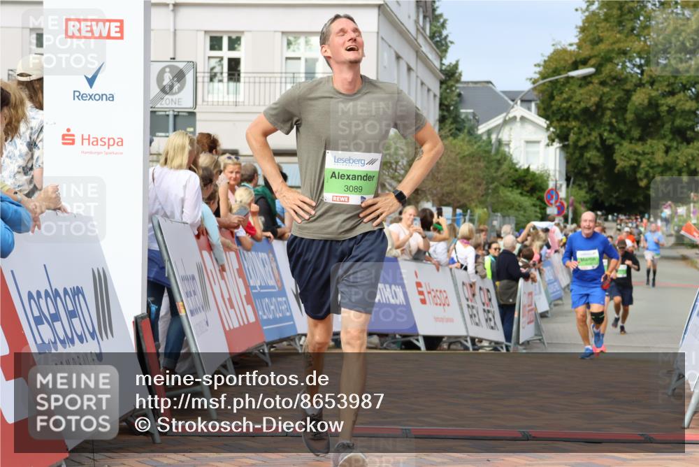 31.08.2025 - 21. Blankeneser Heldenlauf Strokosch-Dieckow http://msf.ph/oto/8653987 31.08.2025 11:06:24 Ziel 3305, 3089, 3049 meine-sportfotos.de