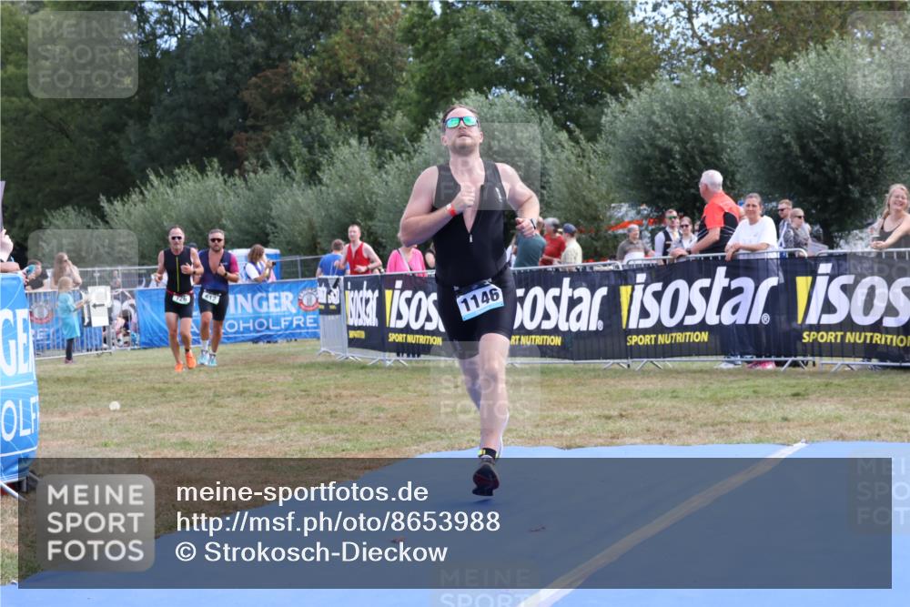 31.08.2025 - Elbe Triathlon Hamburg Strokosch-Dieckow http://msf.ph/oto/8653988 31.08.2025 11:30:26 Ziel 612, 615, 1027, 1146, 1169 meine-sportfotos.de