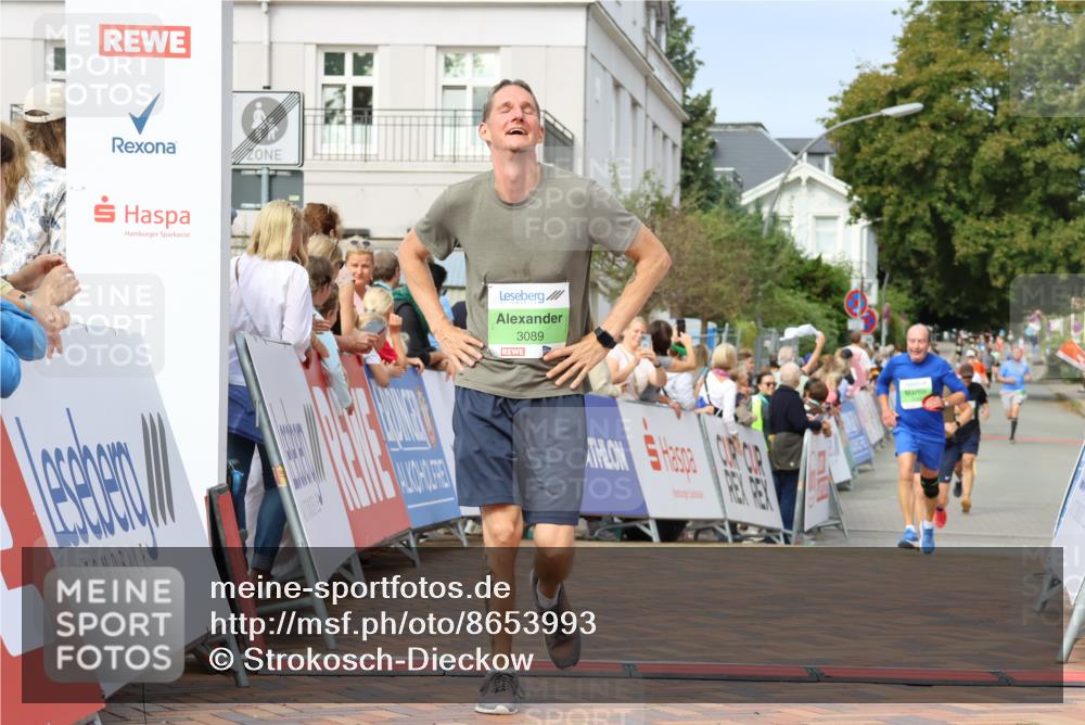 31.08.2025 - 21. Blankeneser Heldenlauf Strokosch-Dieckow http://msf.ph/oto/8653993 31.08.2025 11:06:24 Ziel 3305, 3089, 3049 meine-sportfotos.de
