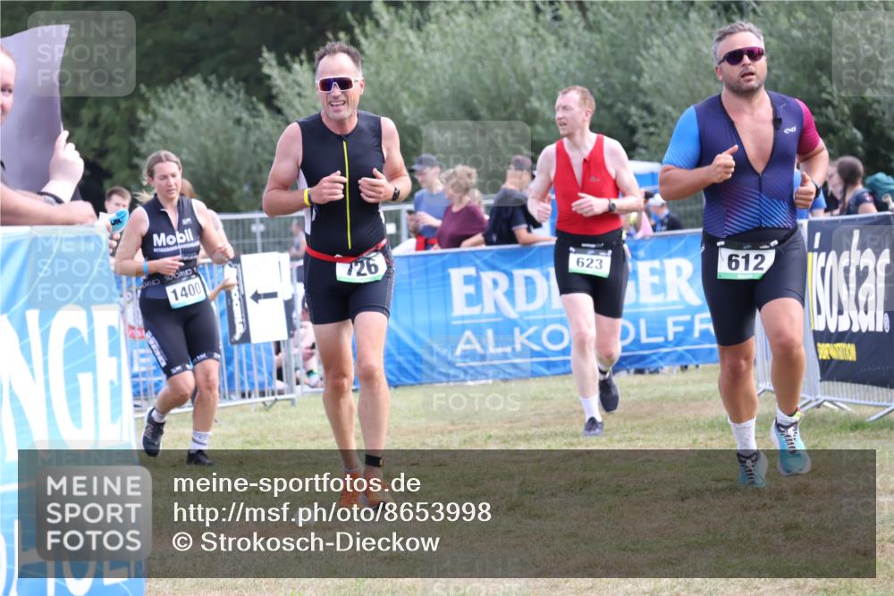 31.08.2025 - Elbe Triathlon Hamburg Strokosch-Dieckow http://msf.ph/oto/8653998 31.08.2025 11:30:29 Ziel 612, 615, 623, 726, 1146 meine-sportfotos.de