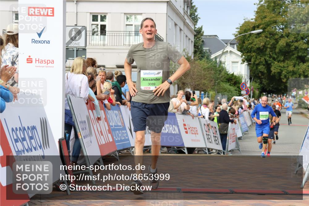 31.08.2025 - 21. Blankeneser Heldenlauf Strokosch-Dieckow http://msf.ph/oto/8653999 31.08.2025 11:06:24 Ziel 3305, 3089, 3049 meine-sportfotos.de