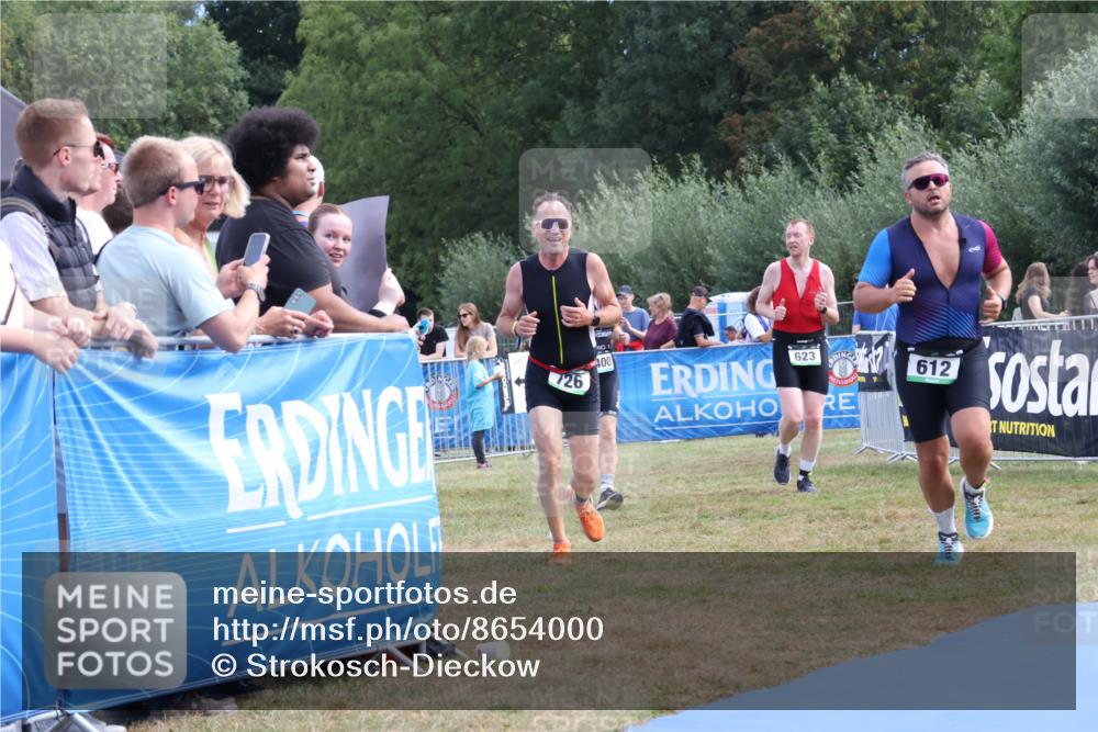 31.08.2025 - Elbe Triathlon Hamburg Strokosch-Dieckow http://msf.ph/oto/8654000 31.08.2025 11:30:30 Ziel 612, 615, 623, 726, 1146 meine-sportfotos.de