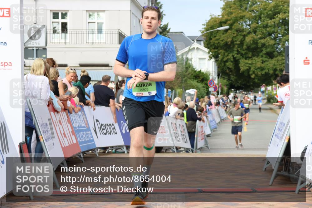 31.08.2025 - 21. Blankeneser Heldenlauf Strokosch-Dieckow http://msf.ph/oto/8654004 31.08.2025 11:06:17 Ziel 3305, 3554 meine-sportfotos.de