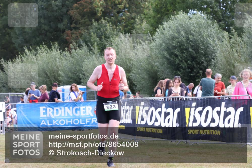 31.08.2025 - Elbe Triathlon Hamburg Strokosch-Dieckow http://msf.ph/oto/8654009 31.08.2025 11:30:33 Ziel 612, 623, 726 meine-sportfotos.de