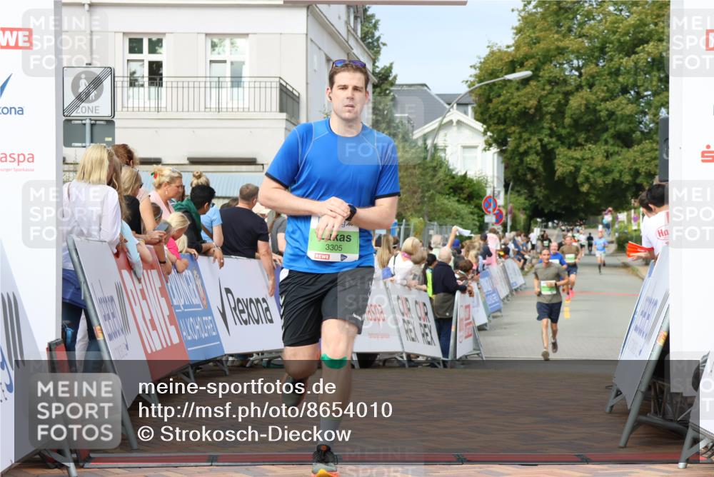 31.08.2025 - 21. Blankeneser Heldenlauf Strokosch-Dieckow http://msf.ph/oto/8654010 31.08.2025 11:06:17 Ziel 3305, 3554 meine-sportfotos.de