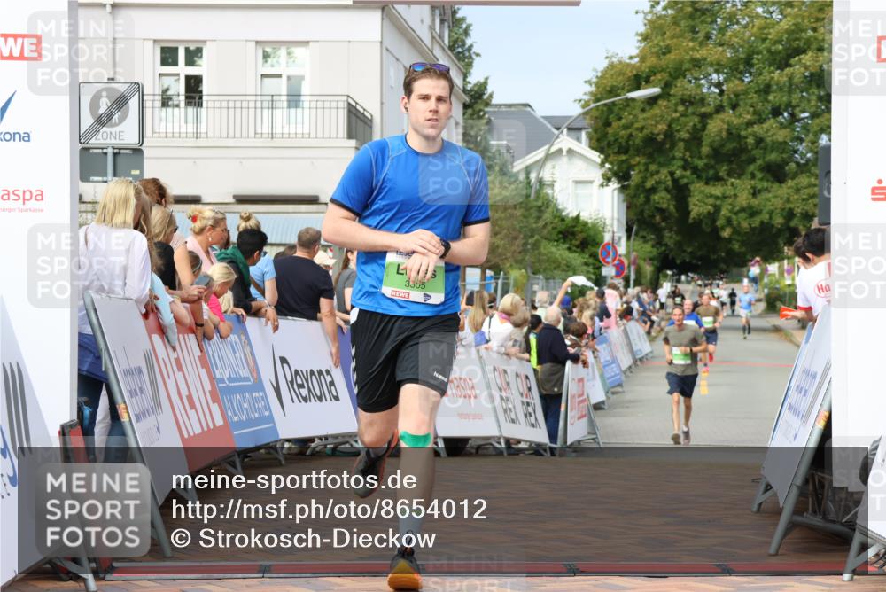 31.08.2025 - 21. Blankeneser Heldenlauf Strokosch-Dieckow http://msf.ph/oto/8654012 31.08.2025 11:06:17 Ziel 3305, 3554 meine-sportfotos.de