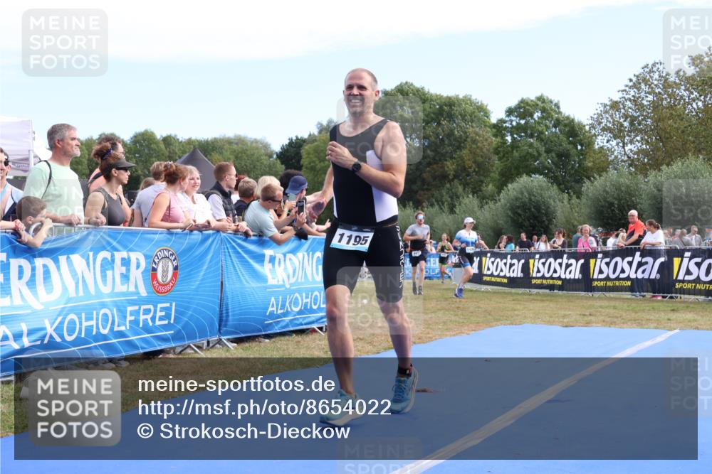 31.08.2025 - Elbe Triathlon Hamburg Strokosch-Dieckow http://msf.ph/oto/8654022 31.08.2025 11:30:43 Ziel 623, 993, 1150, 1195 meine-sportfotos.de