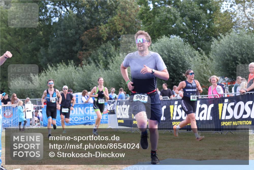 31.08.2025 - Elbe Triathlon Hamburg Strokosch-Dieckow http://msf.ph/oto/8654024 31.08.2025 11:30:46 Ziel 993, 1150, 1195, 1244 meine-sportfotos.de