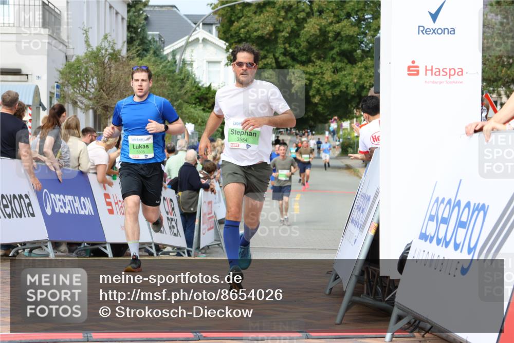 31.08.2025 - 21. Blankeneser Heldenlauf Strokosch-Dieckow http://msf.ph/oto/8654026 31.08.2025 11:06:15 Ziel 3305, 3554 meine-sportfotos.de