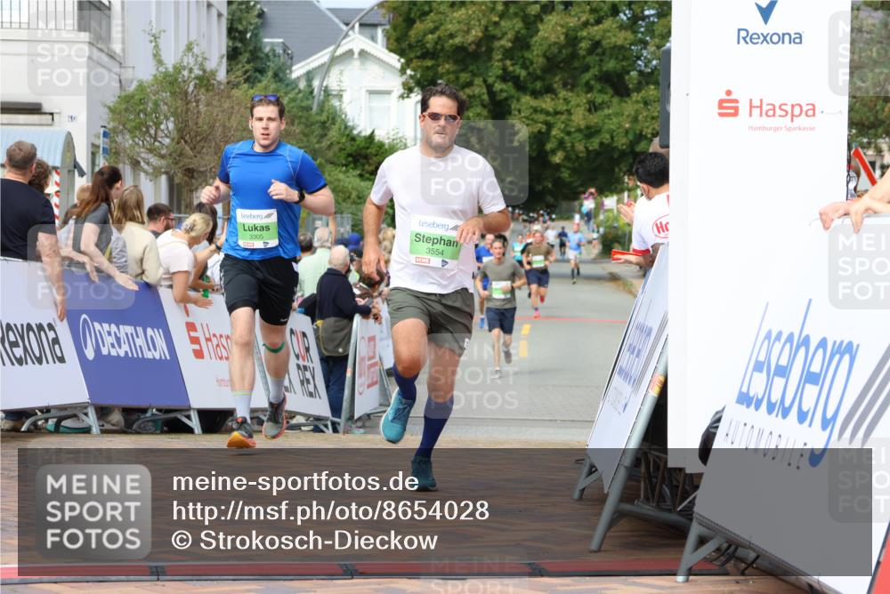 31.08.2025 - 21. Blankeneser Heldenlauf Strokosch-Dieckow http://msf.ph/oto/8654028 31.08.2025 11:06:15 Ziel 3305, 3554 meine-sportfotos.de