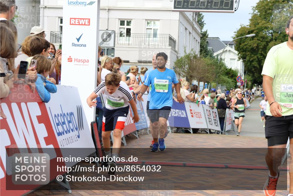 31.08.2025 - 21. Blankeneser Heldenlauf Strokosch-Dieckow http://msf.ph/oto/8654032 31.08.2025 11:06:00 Ziel 3312, 3381, 3498, 3681, 3427, 3183, 3207, 3637 meine-sportfotos.de