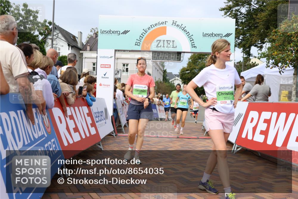 31.08.2025 - 21. Blankeneser Heldenlauf Strokosch-Dieckow http://msf.ph/oto/8654035 31.08.2025 11:05:57 Ziel 3312, 3381, 3498, 3681, 3183, 3207, 3297, 3637 meine-sportfotos.de