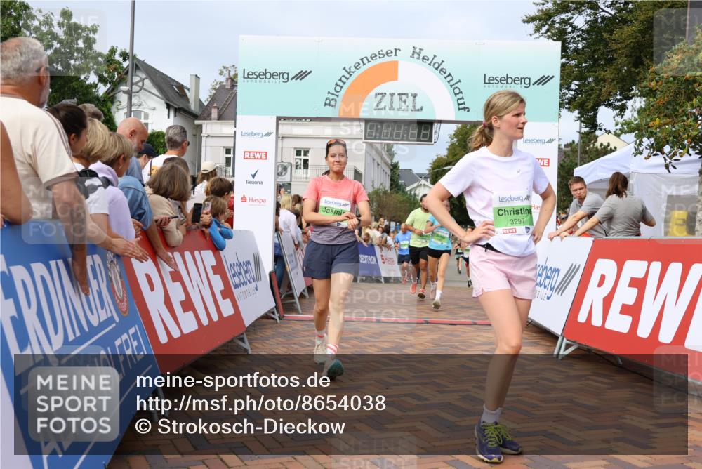 31.08.2025 - 21. Blankeneser Heldenlauf Strokosch-Dieckow http://msf.ph/oto/8654038 31.08.2025 11:05:56 Ziel 3312, 3498, 3681, 3183, 3207, 3297, 3637 meine-sportfotos.de