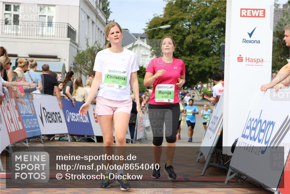 31.08.2025 - 21. Blankeneser Heldenlauf Strokosch-Dieckow http://msf.ph/oto/8654040 31.08.2025 11:05:52 Ziel 3183, 3207, 3297, 3637 meine-sportfotos.de